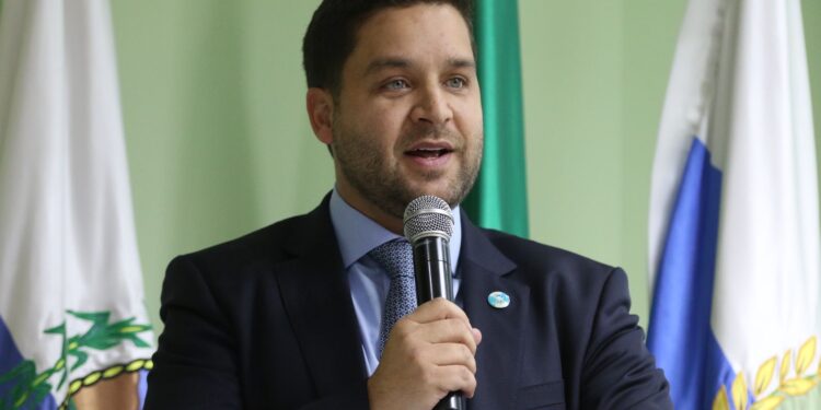 Vice-governador do Rio deixa cargo para assumir vaga no TCE