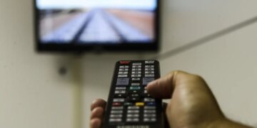 Anatel e Ancine fazem acordo para combater pirataria de fimes e séries