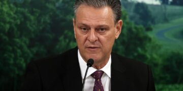 Combate à gripe aviária mostra eficiência do Brasil, diz ministro