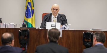 Bolsonaro nega ter recebido voz de prisão de ex-comandante do Exército
