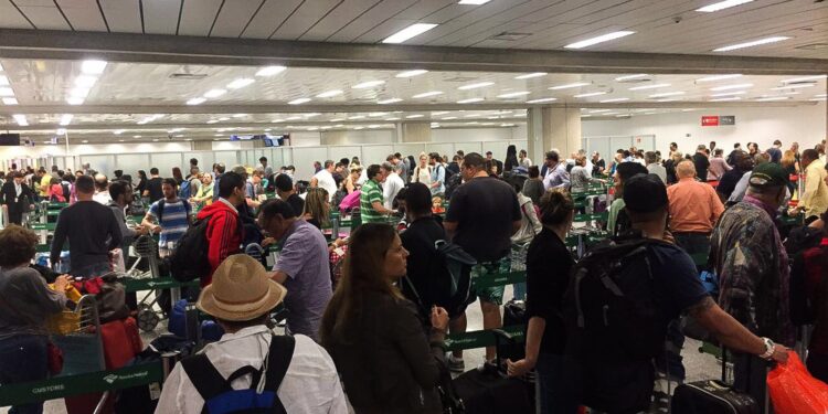 Ministro do STJ determina suspensão de greve de auditores da Receita