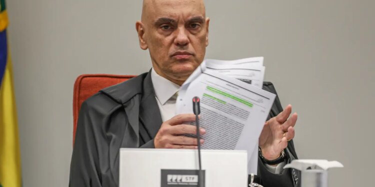 Abin Paralela monitorou por engano homônimo de Moraes, diz PF