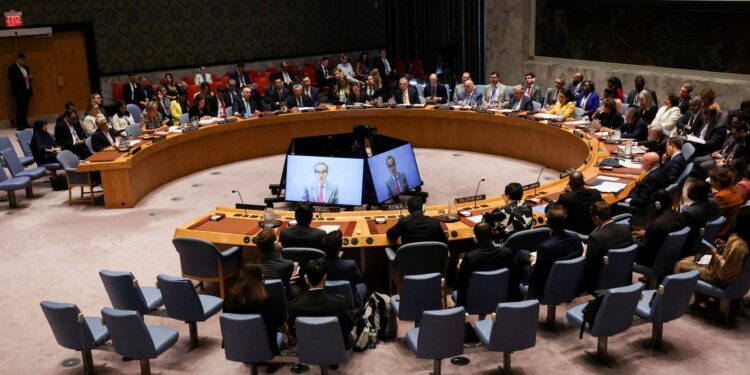 Agência atômica da ONU convoca reunião de emergência para esta segunda