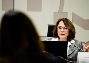 Avança projeto que exige campanha sobre gravidez na adolescência e riscos do aborto — Senado Notícias