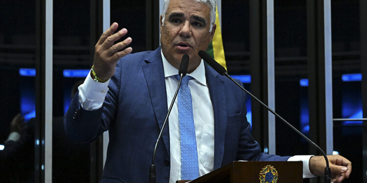 Girão acusa governo Lula de gastos abusivos na EBC — Senado Notícias