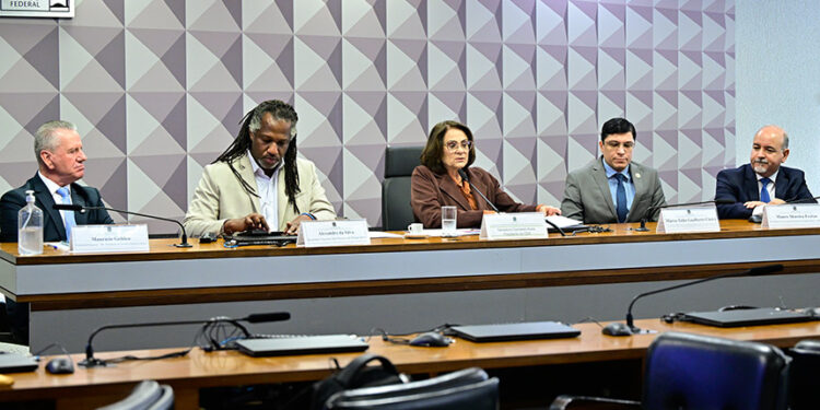 Debatedores pedem fortalecimento da rede de proteção aos idosos — Senado Notícias