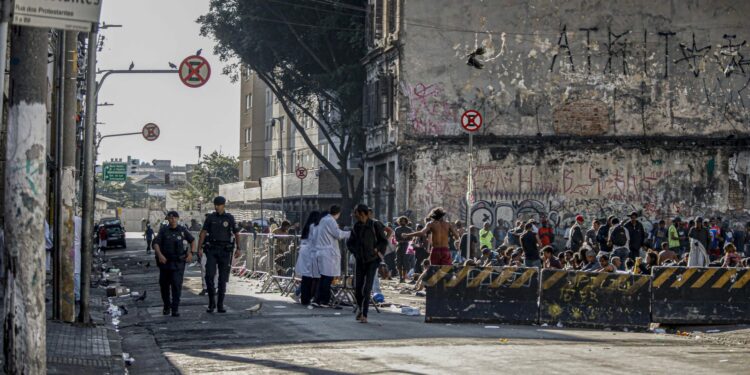Racismo é fator determinante na formação da Cracolândia, diz relatório