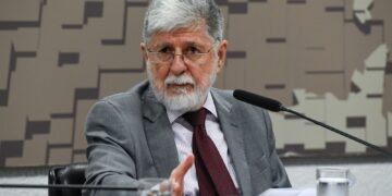 Brasil estuda medidas para romper relações militares com Israel