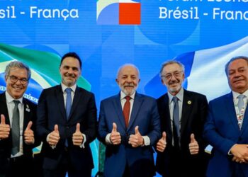 Empresários franceses prometem a Lula investir R$ 100 bi no Brasil