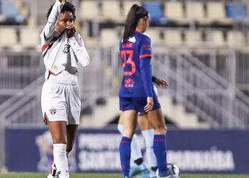 São Paulo goleia Bragantino e chega às quartas do Brasileiro Feminino