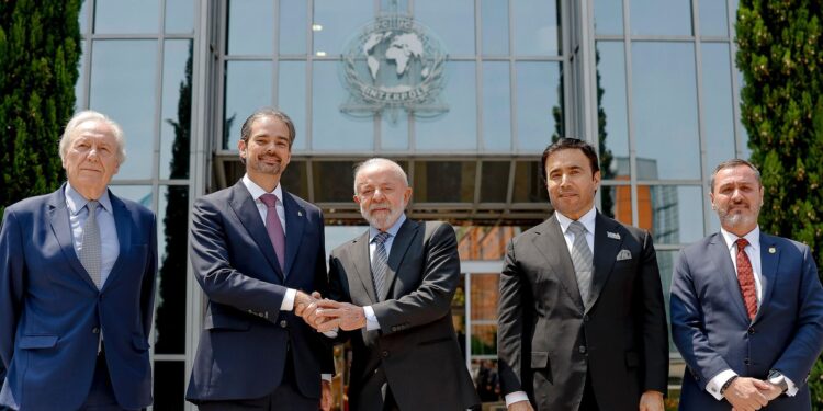 Brasil e Interpol vão ampliar colaboração mútua no combate ao crime