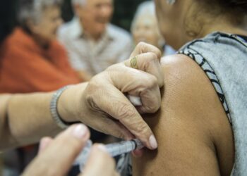 Idosos são os mais atingidos por infecções do vírus da gripe