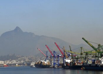 Balança comercial tem superávit mais baixo em três anos