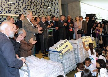 Lei da Ficha Limpa completa 15 anos — Senado Notícias