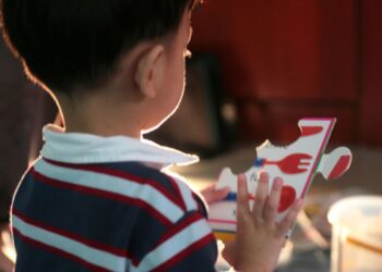 Deputados aprovam 18 de junho como Dia Nacional do Orgulho Autista