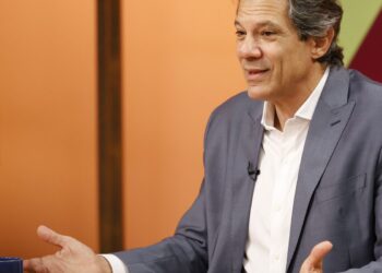 Governo prepara MP para recalibrar IOF e aumentar arrecadação