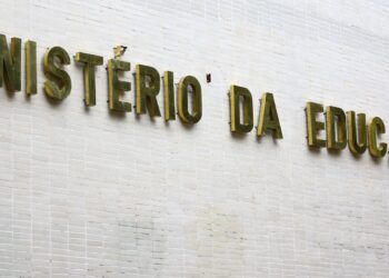 MEC libera acúmulo de benefícios para estudantes de graduação
