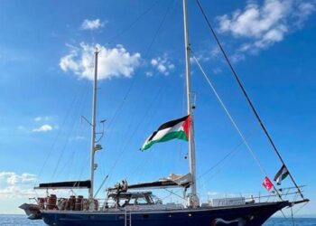 Barco com ativistas está a 48 horas de Gaza com ajuda humanitária