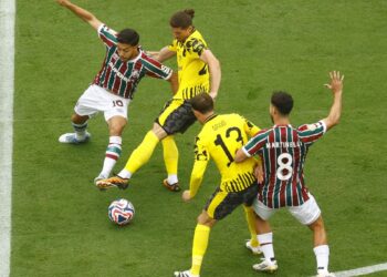 Flu domina Borussia, mas fica no 0 a 0 na estreia do Mundial de Clubes