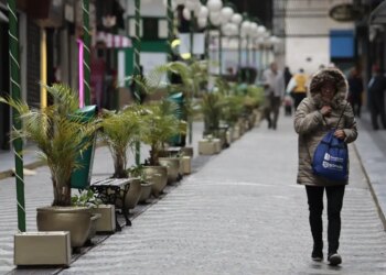 Inmet alerta para onda de frio no Sul e excesso de chuva em 3 regiões