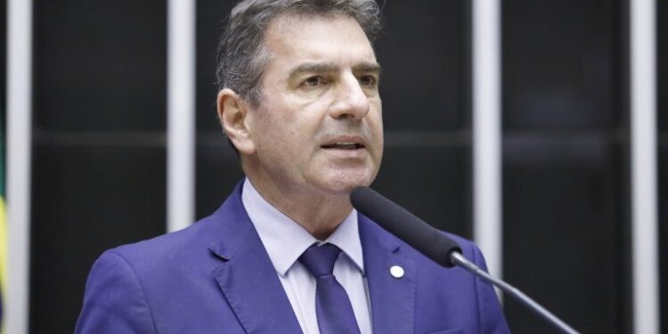 Comissão aprova instalação e conservação de equipamentos coletivos como diretriz da política urbana – Notícias