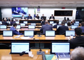 Debatedores criticam proposta de aplicação de regras da União na previdência nos municípios – Notícias