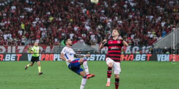 Fla enfrenta Fortaleza mirando ponta da classificação do Brasileiro