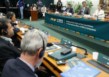 Parlamentares do Brics criticam guerra tarifária promovida pelos EUA