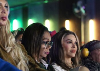 Parada do Orgulho LGBT leva debate sobre envelhecer para ruas de SP