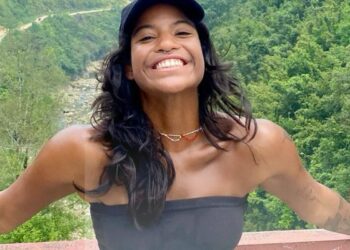 Brasileira que caiu em vulcão na Indonésia continua desaparecida