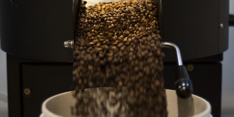 Polícia apreende no Rio três toneladas de café impróprio para consumo