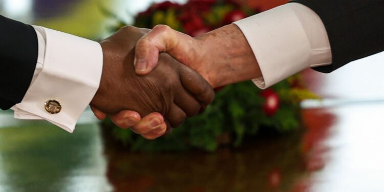 Brasil e Angola buscam diversificar comércio além do petróleo e agro