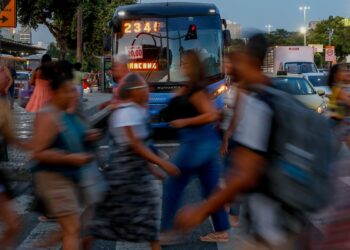 São Paulo e Rio têm fluxo migratório negativo pela primeira vez