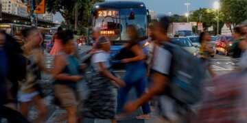 São Paulo e Rio têm fluxo migratório negativo pela primeira vez