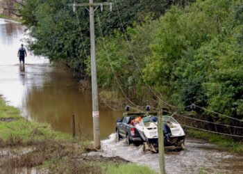 Defesa Civil no Sul pede a desalojados que não voltem às suas casas