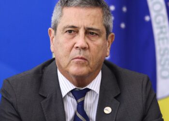 PF diz que Braga Netto foi “figura central” para desacreditar eleições