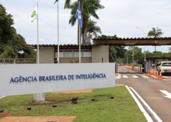 PF indicia Jair Bolsonaro e Ramagem no inquérito da “Abin Paralela”