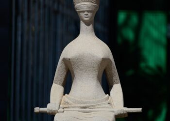 STF retoma julgamento sobre responsabilização das redes sociais