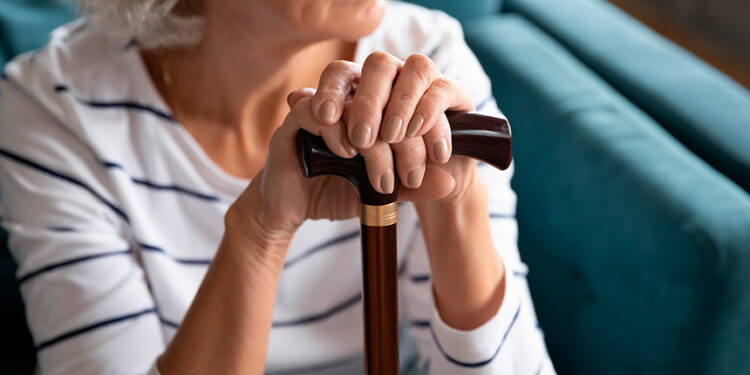 Aumento de pena para abandono de idoso ou pessoa com deficiência vai a sanção — Senado Notícias