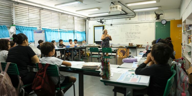 Adesão das redes de ensino ao Enem dos Professores termina domingo