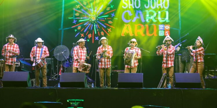 Forró embala São João de Caruaru, “o maior do mundo”