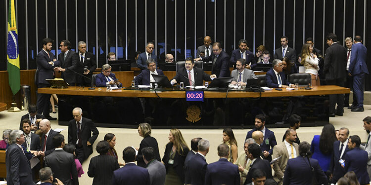 Congresso decide sobre 34 vetos e prepara instalação da CPMI do INSS — Senado Notícias