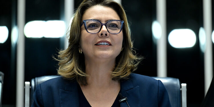 Senado aprova cotas para mulheres em conselhos de estatais — Senado Notícias