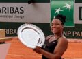Vitória Miranda é campeã juvenil de simples e duplas em Roland Garros