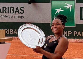 Vitória Miranda é campeã juvenil de simples e duplas em Roland Garros