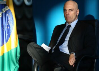 Bolsonaro fez flagrante confissão de obstrução de Justiça, diz Moraes