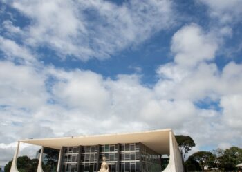 Tenente-coronel nega ter recebido sacola com dinheiro de Mauro Cid 