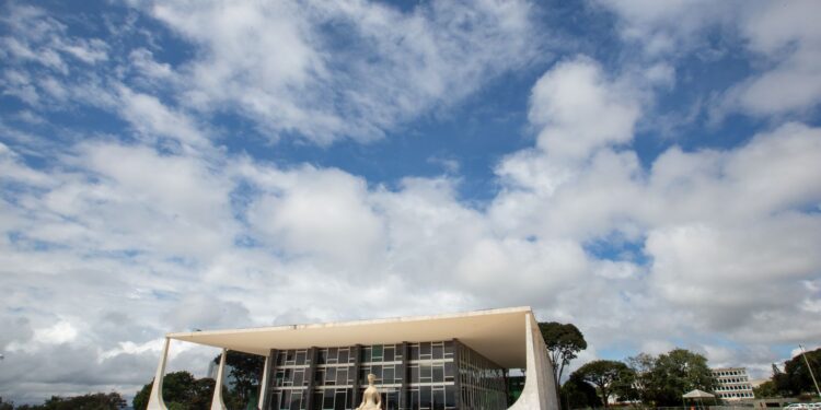 Tenente-coronel nega ter recebido sacola com dinheiro de Mauro Cid 