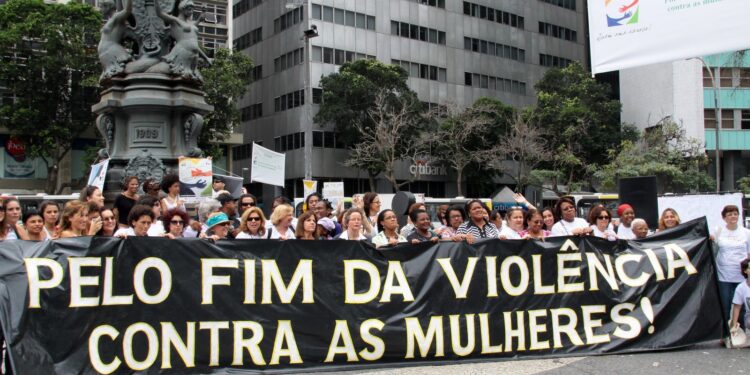 Senado tem novos projetos de proteção à mulher — Senado Notícias
