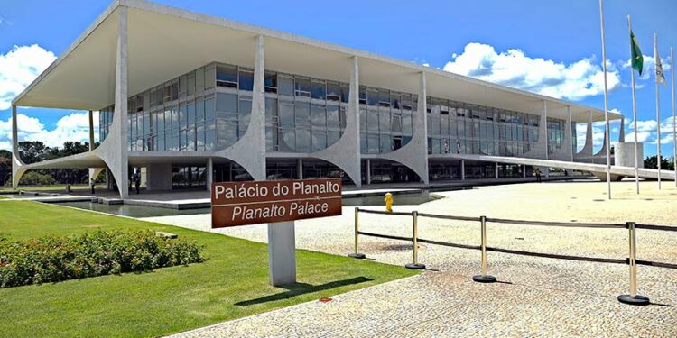 Sancionado o Dia do Conselheiro Comunitário de Segurança — Senado Notícias
